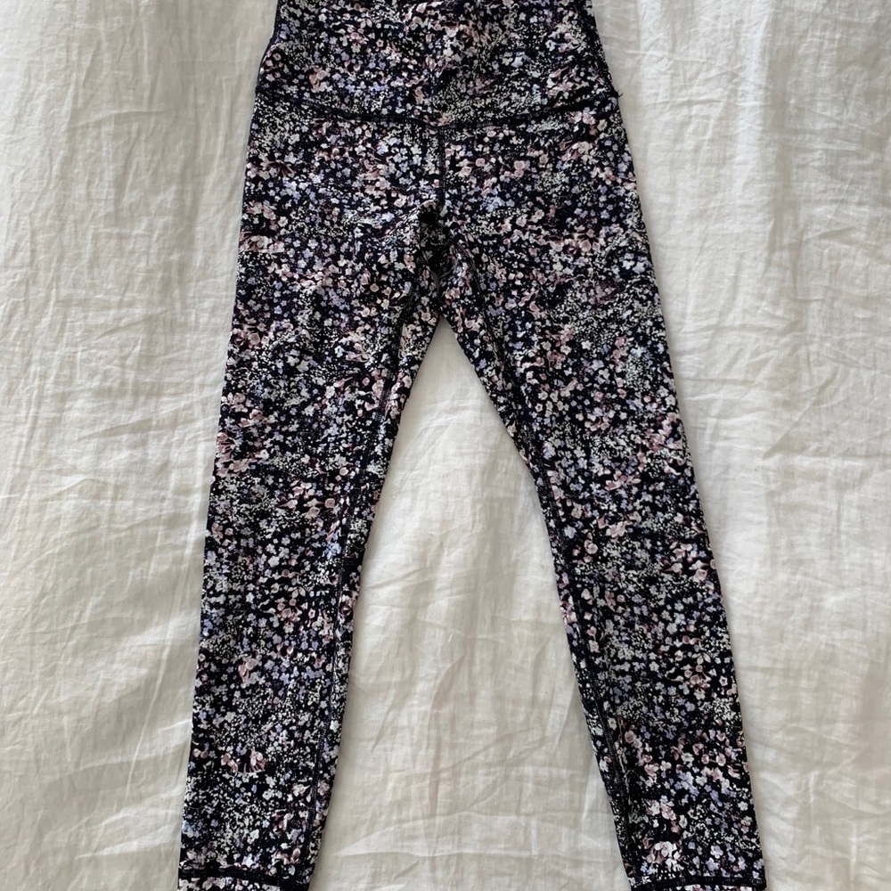 Barre3 x Lululemon Floral Spritz Wunder Unders